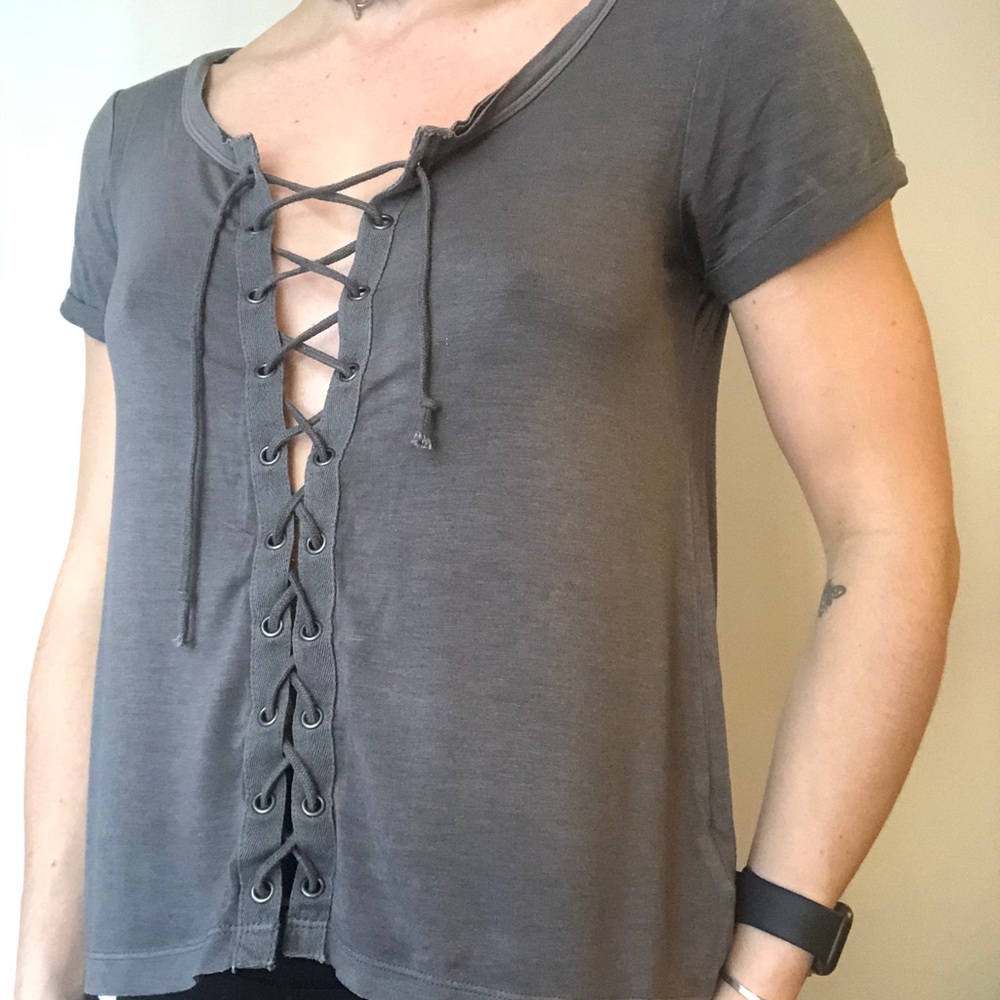 lace up top